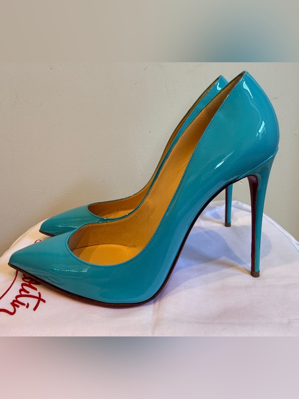 Christian Louboutin So Kates Pumps, Size 39.5 - Picture 5 of 12